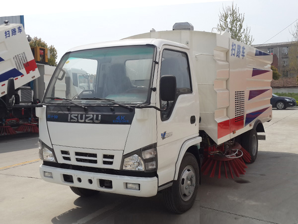 五十鈴掃路車（1.5方水罐，4方塵罐）