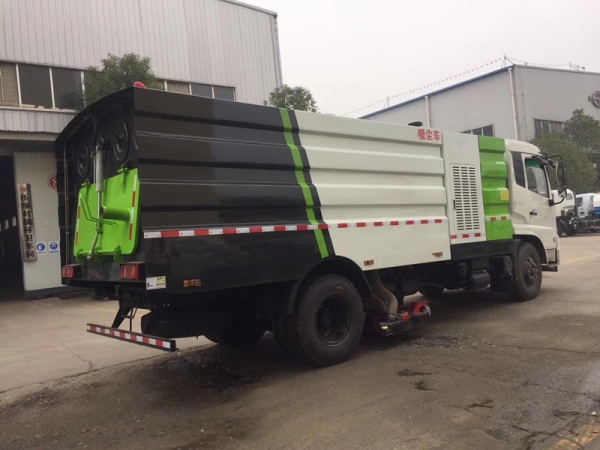 東風(fēng)天錦吸塵車(2方水罐7方塵罐)