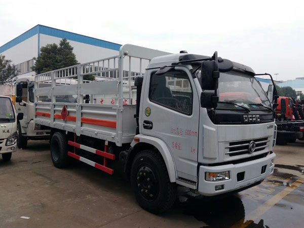 多利卡5.1米(7噸)氣瓶車