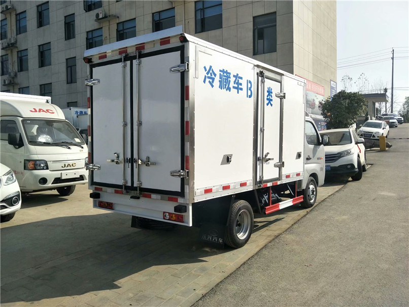 福田時(shí)代TM1后雙輪 3.1米冷藏車(chē)