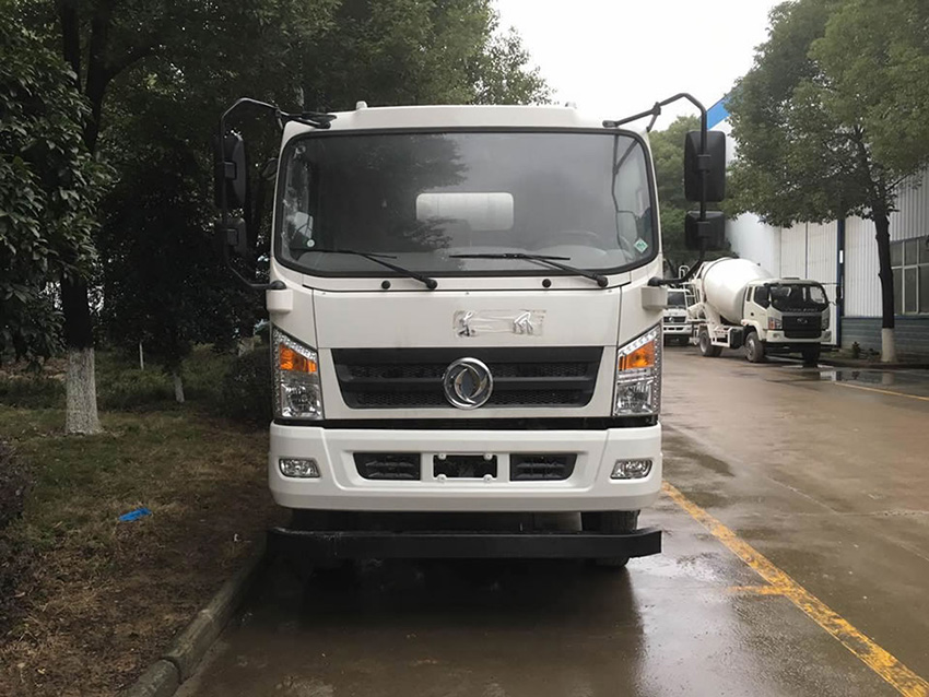 2017款東風6方攪拌車(國五)