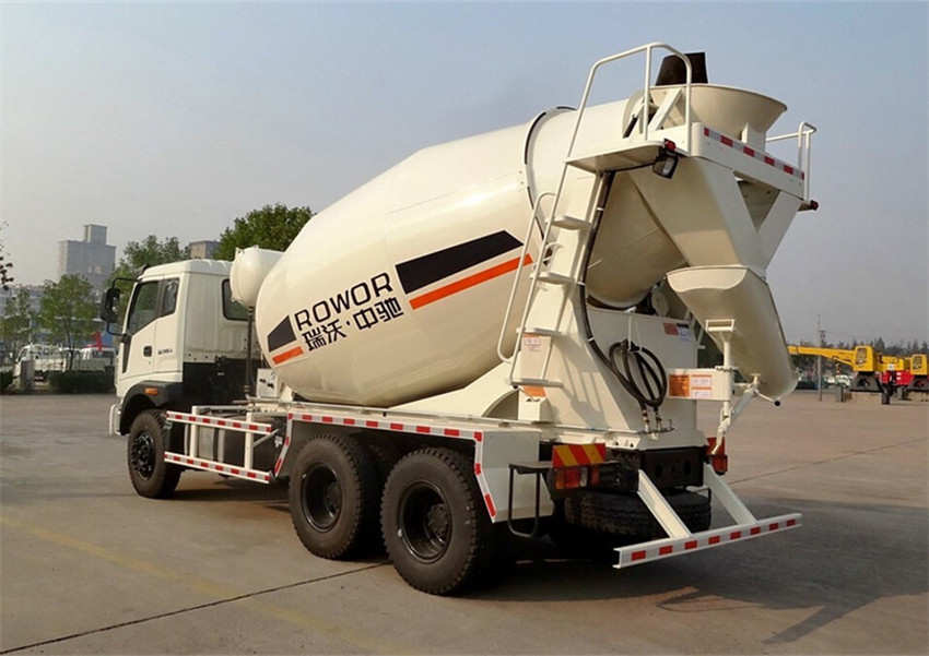 福田瑞沃8方攪拌車