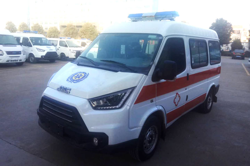 特順短軸柴油救護車