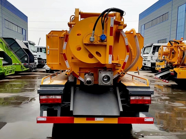 東風(fēng)D6多利卡2水4塵 6方清洗吸污車(國六)