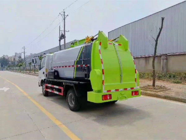 凱馬國(guó)六藍(lán)牌5方餐廚垃圾車