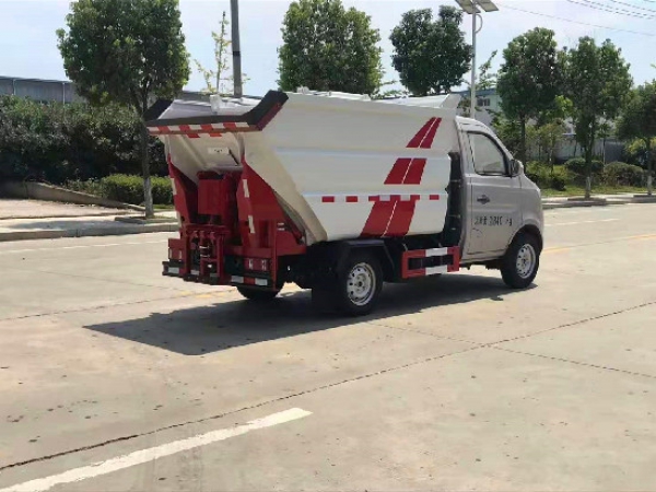 長(zhǎng)安國(guó)六4方后掛桶自裝卸式垃圾車(chē)