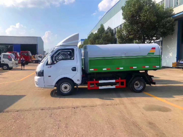 東風(fēng)途逸國六3~4方密封垃圾車