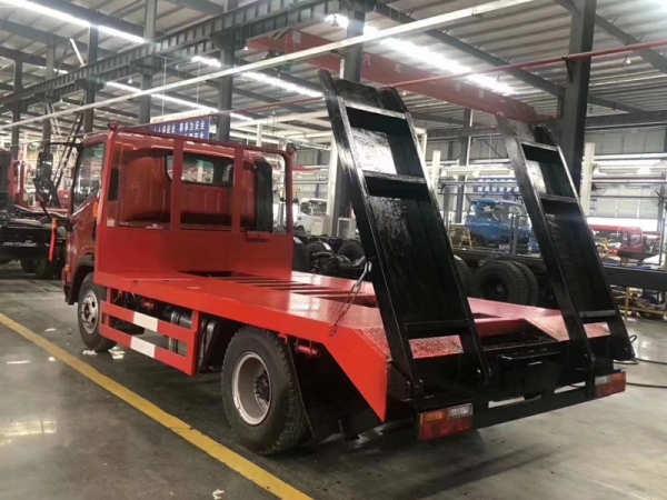 重汽王牌小黃牌平板運(yùn)輸車