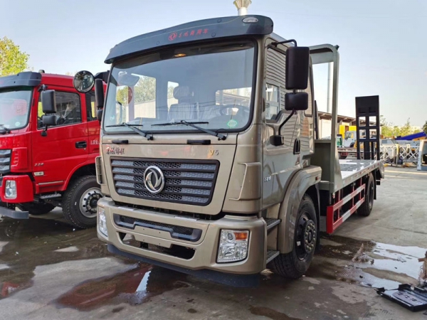 國(guó)六東風(fēng)錦程平板拖車