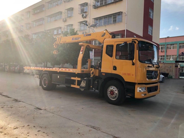 東風(fēng)D9一拖二清障車