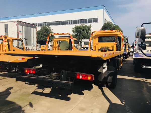 東風(fēng)天錦10噸平板清障車(chē)