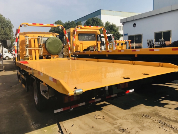 東風(fēng)天錦10噸平板清障車(chē)