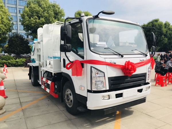 陜汽軒德X9餐廚垃圾車5-8方