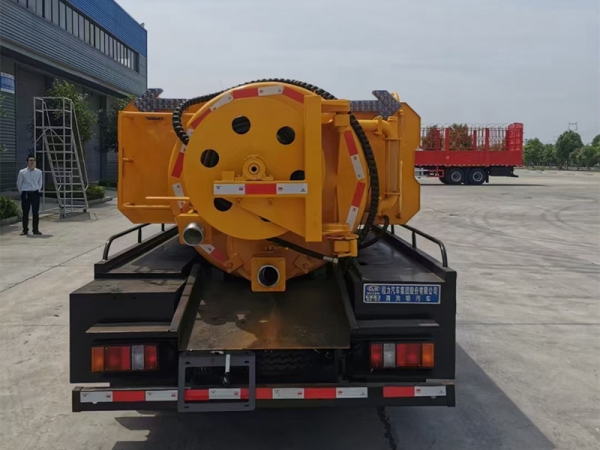 江鈴順達5方清洗吸污車，地下室專用